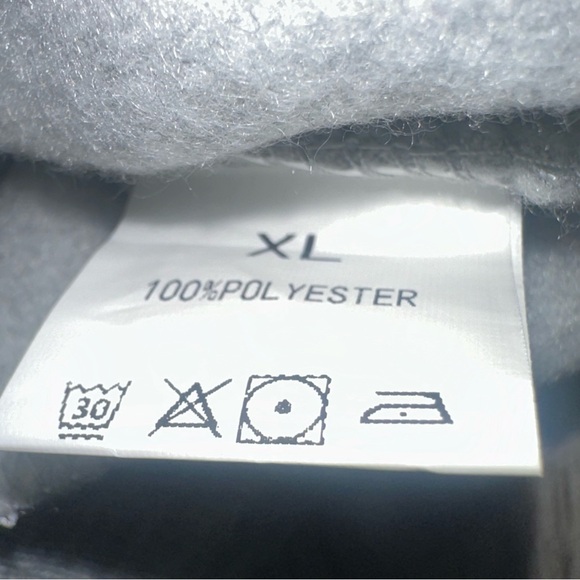 💝"It's a Throat Punch Kinda Day" NWOT Women's Gray Crewneck Sweatshirt - Size XL - Picture 4 of 5